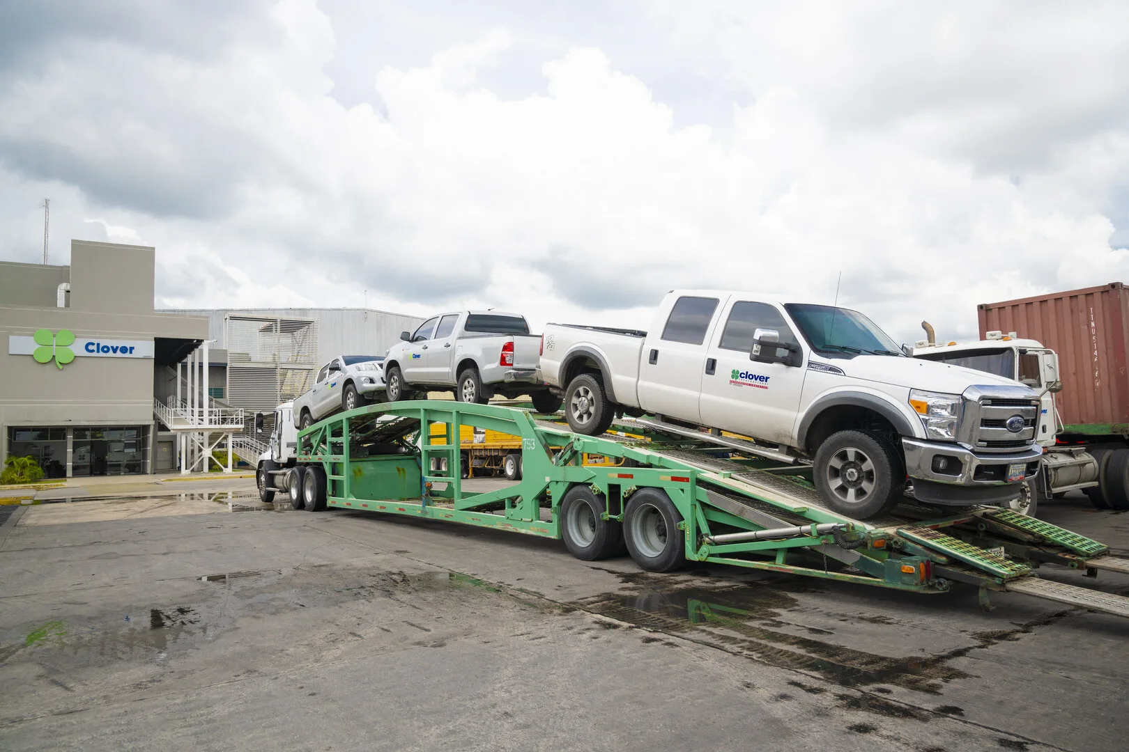 Flota de transporte propia Clover