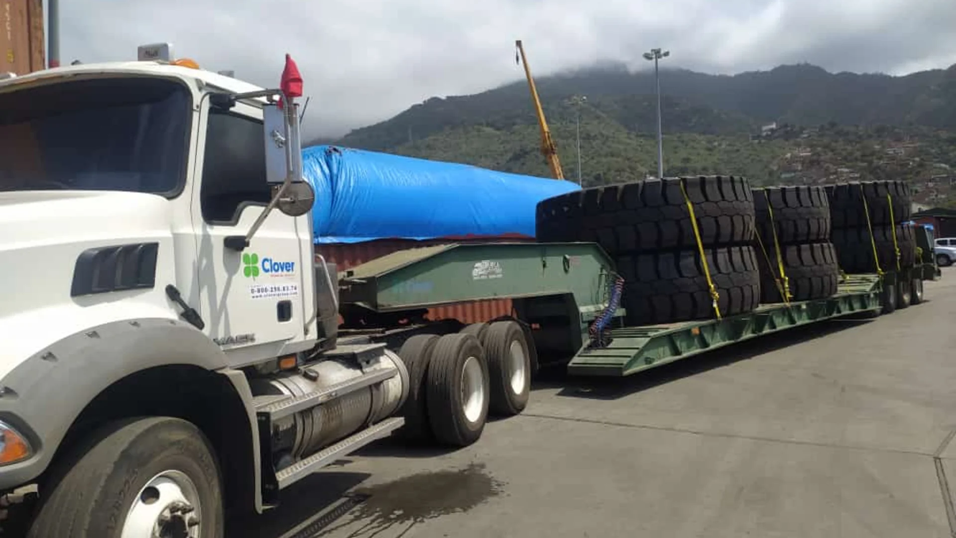 Flota propia de transporte terrestre